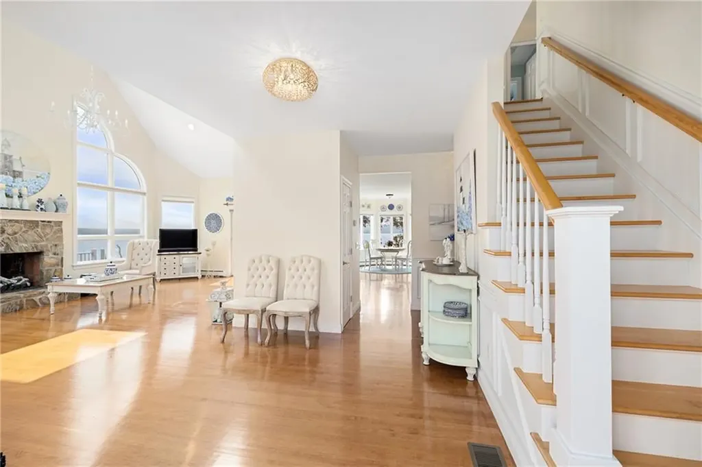 139 Hemlock Avenue Warwick RI 02886