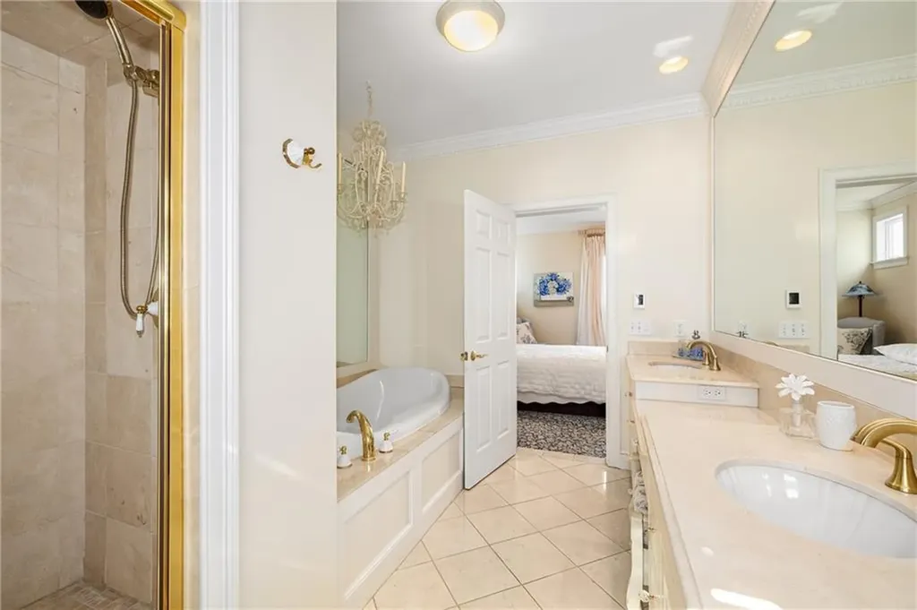 139 Hemlock Avenue Warwick RI 02886