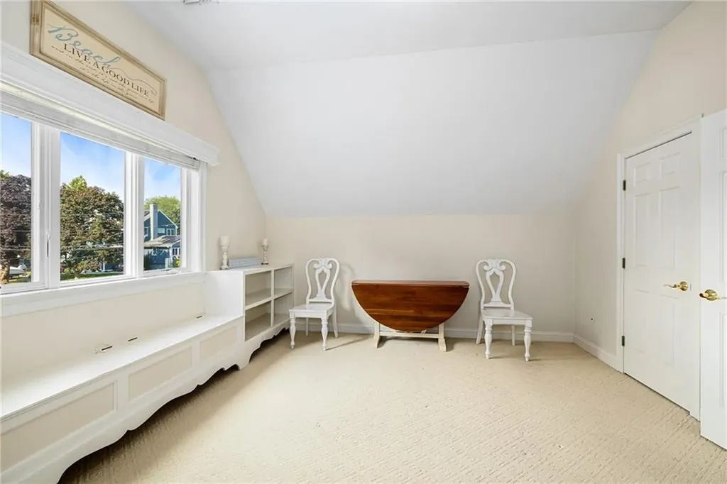 139 Hemlock Avenue Warwick RI 02886