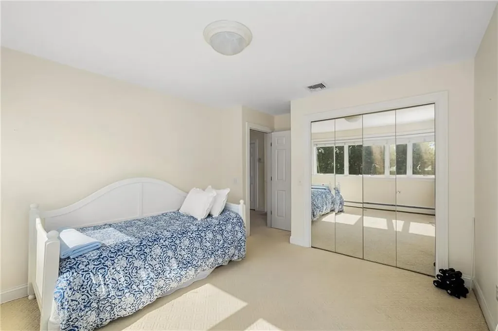 139 Hemlock Avenue Warwick RI 02886