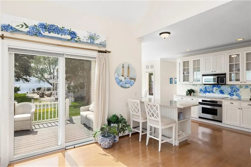139 Hemlock Avenue Warwick RI 02886
