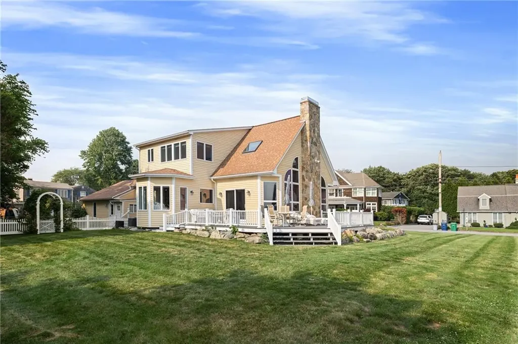 139 Hemlock Avenue Warwick RI 02886