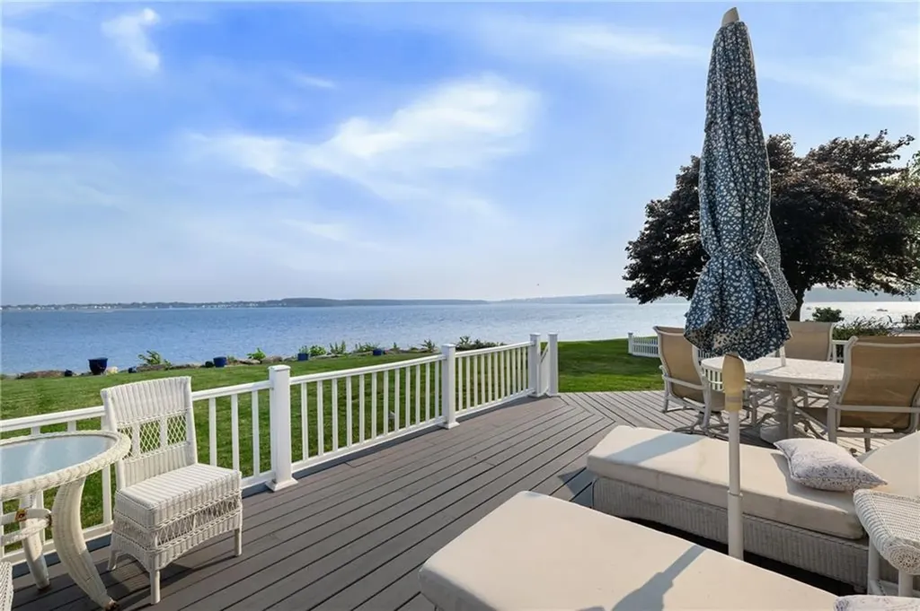 139 Hemlock Avenue Warwick RI 02886