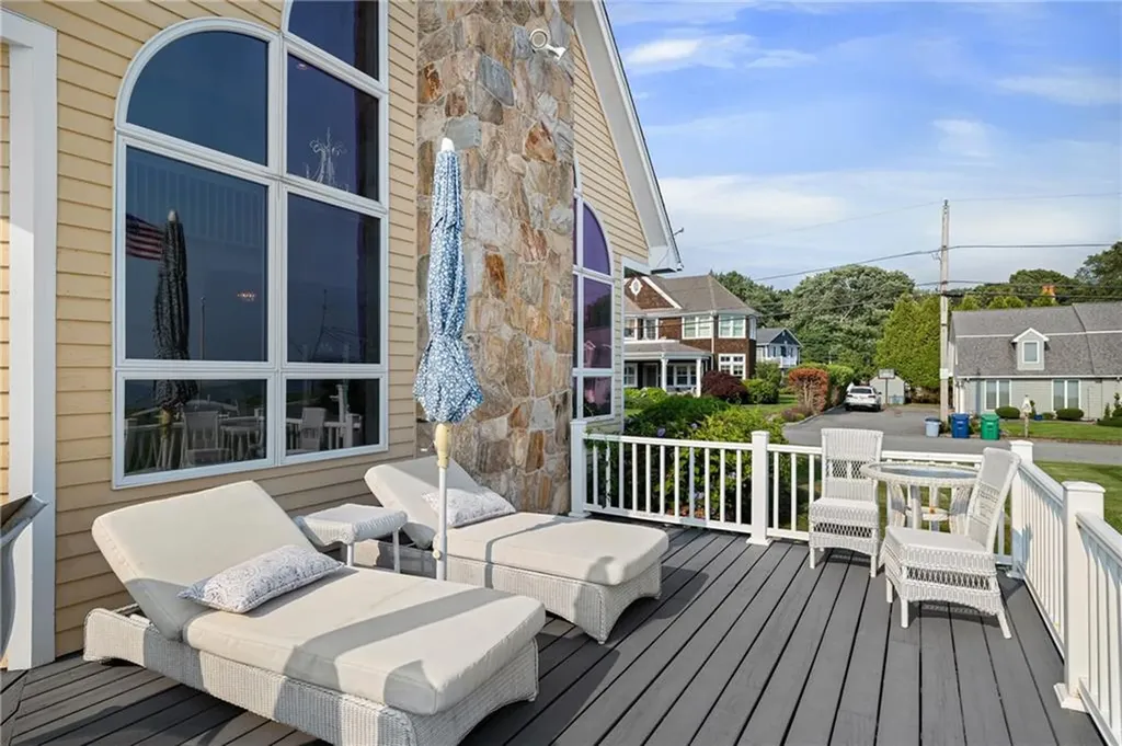 139 Hemlock Avenue Warwick RI 02886