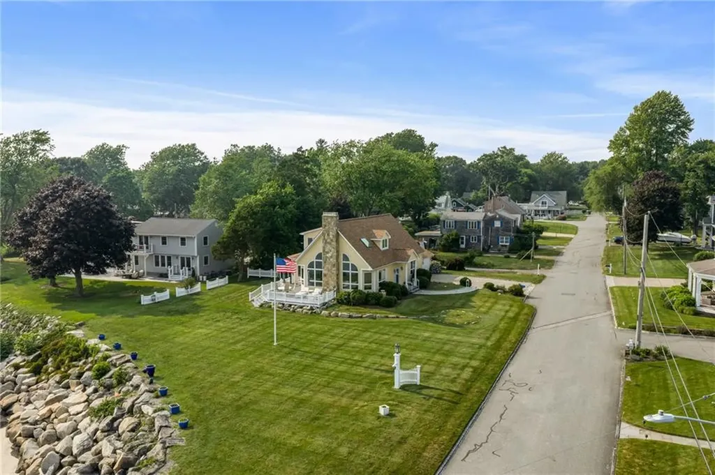 139 Hemlock Avenue Warwick RI 02886