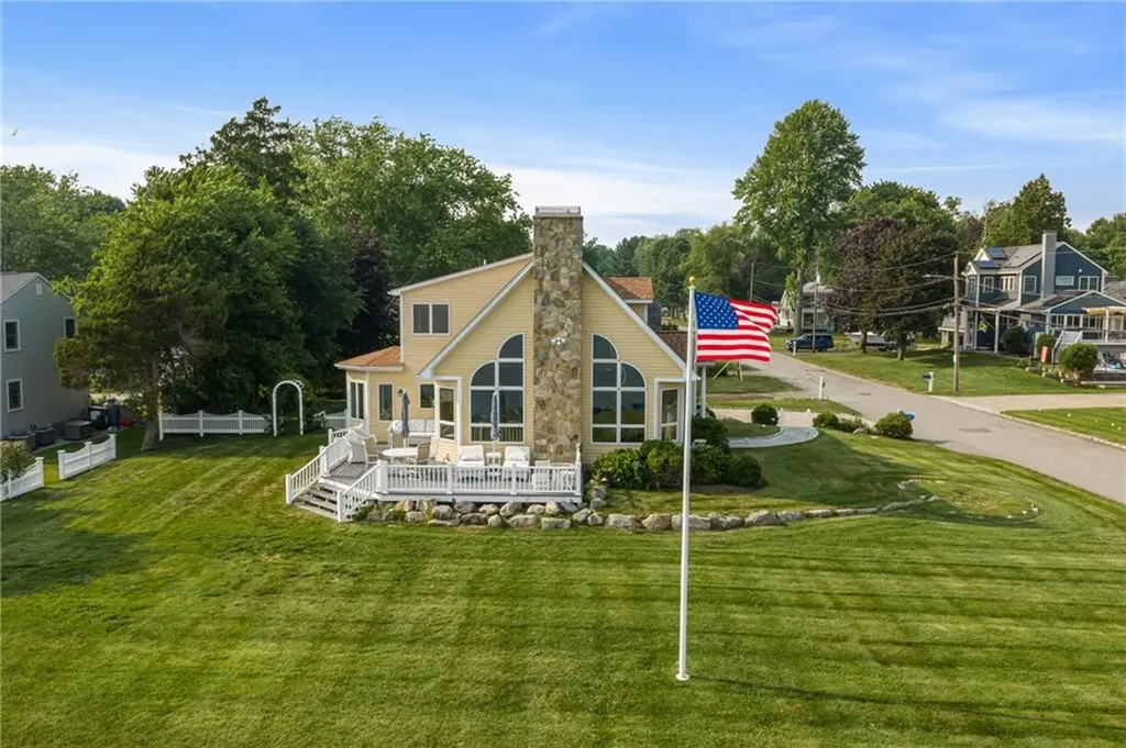 139 Hemlock Avenue Warwick RI 02886