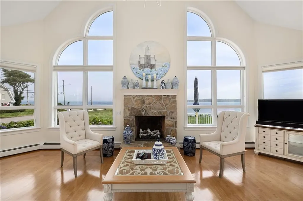 139 Hemlock Avenue Warwick RI 02886