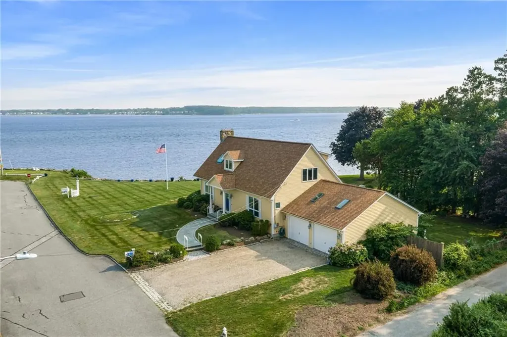 139 Hemlock Avenue Warwick RI 02886