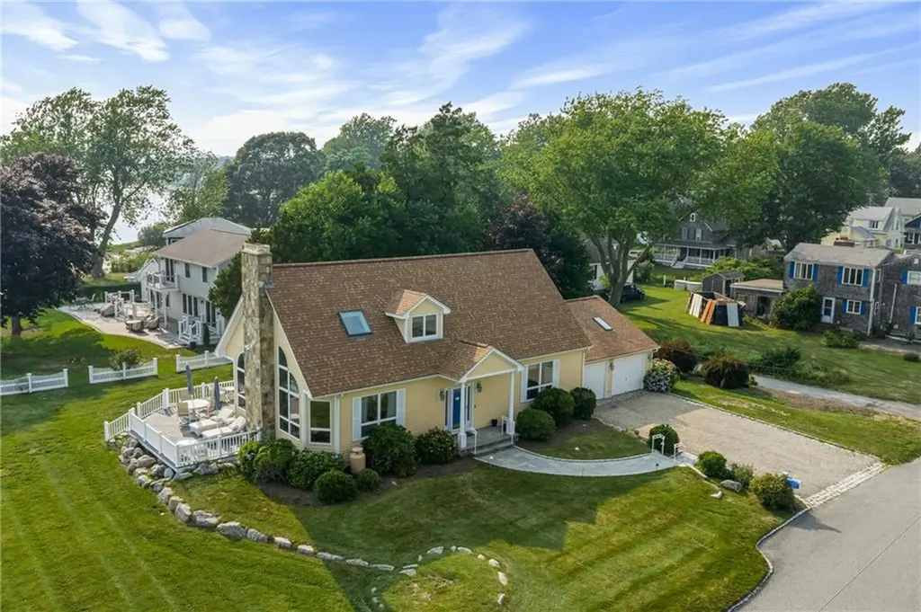 139 Hemlock Avenue Warwick RI 02886
