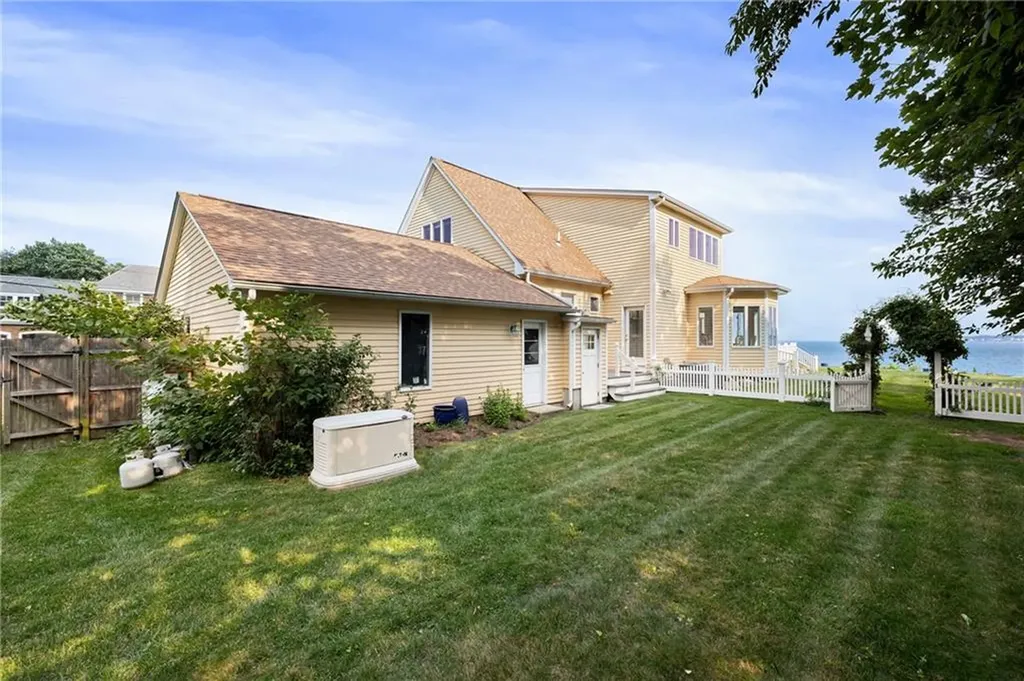 139 Hemlock Avenue Warwick RI 02886