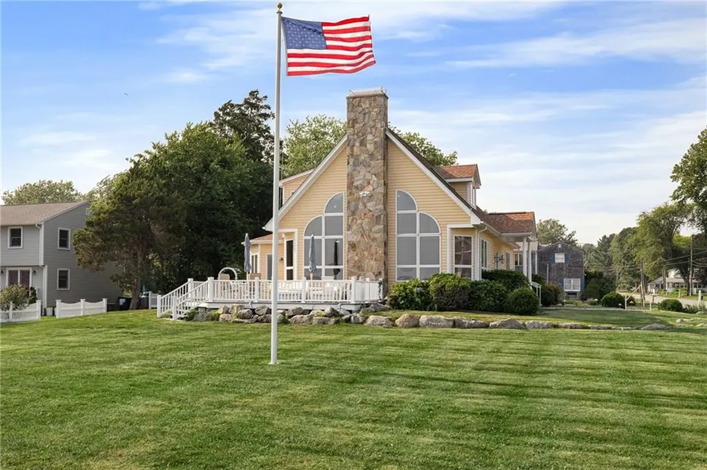 139 Hemlock Avenue Warwick RI 02886