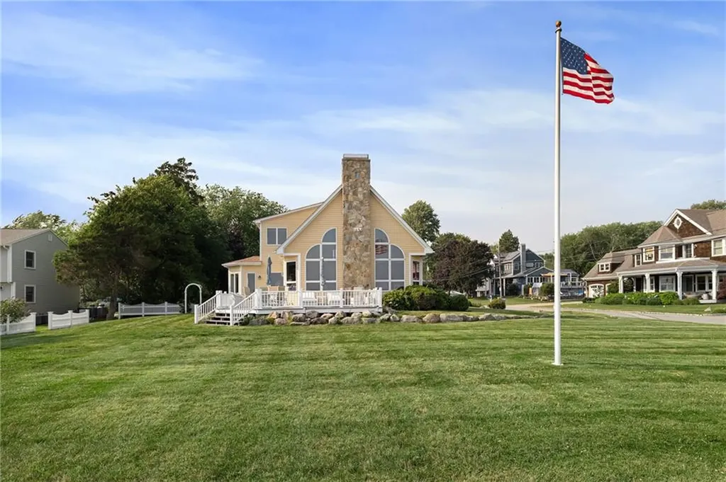 139 Hemlock Avenue Warwick RI 02886