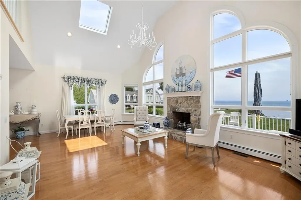 139 Hemlock Avenue Warwick RI 02886