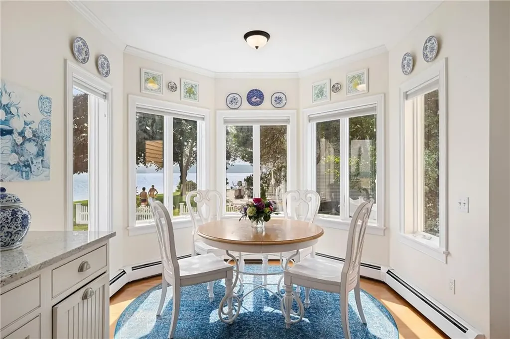 139 Hemlock Avenue Warwick RI 02886