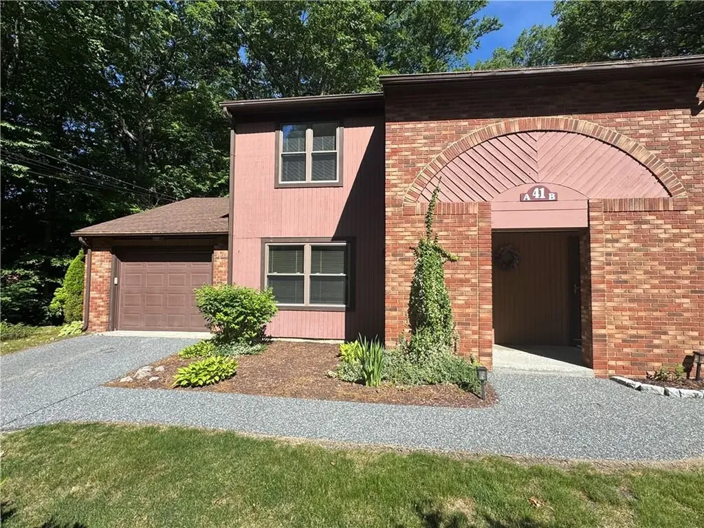 41 Pheasant Run Smithfield RI 02917