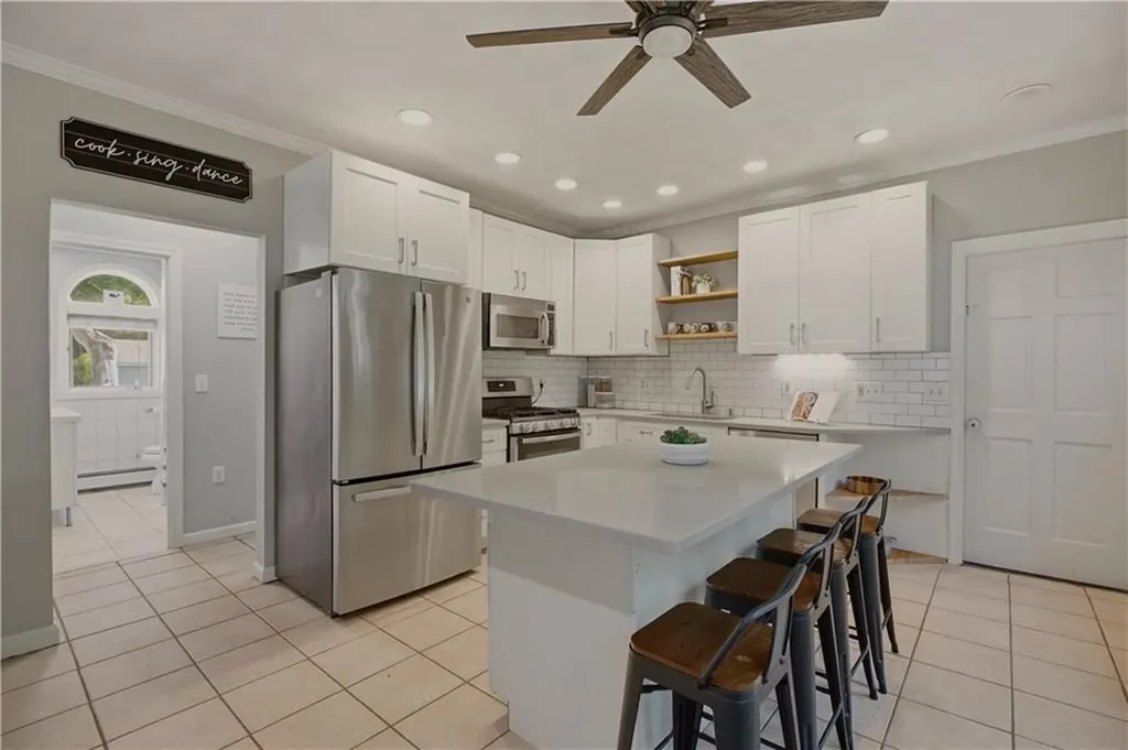 75 Longwood Avenue Providence RI 02908