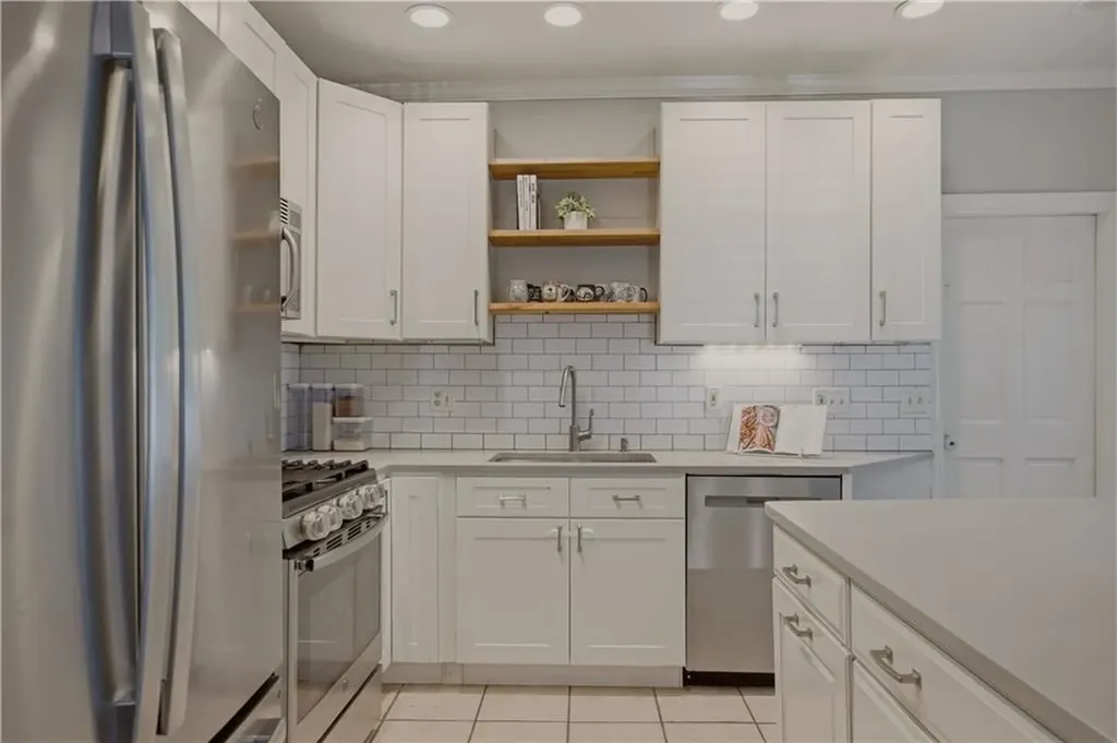 75 Longwood Avenue Providence RI 02908