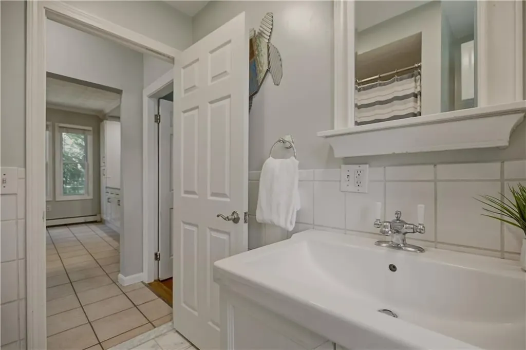 75 Longwood Avenue Providence RI 02908