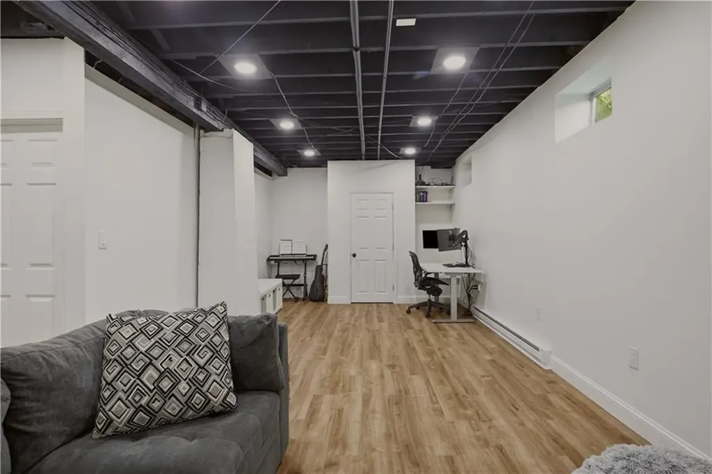 75 Longwood Avenue Providence RI 02908