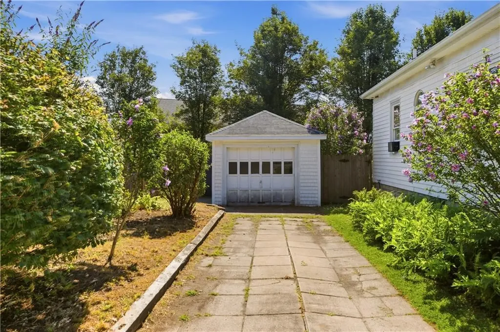 75 Longwood Avenue Providence RI 02908