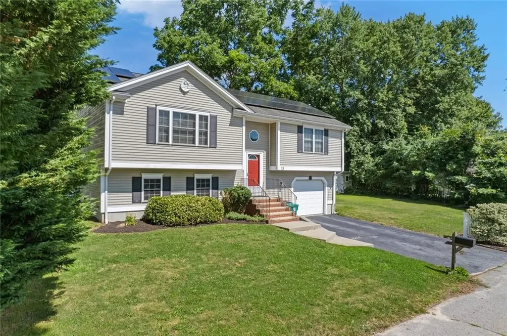 15 Meadow Road Scituate RI 02831