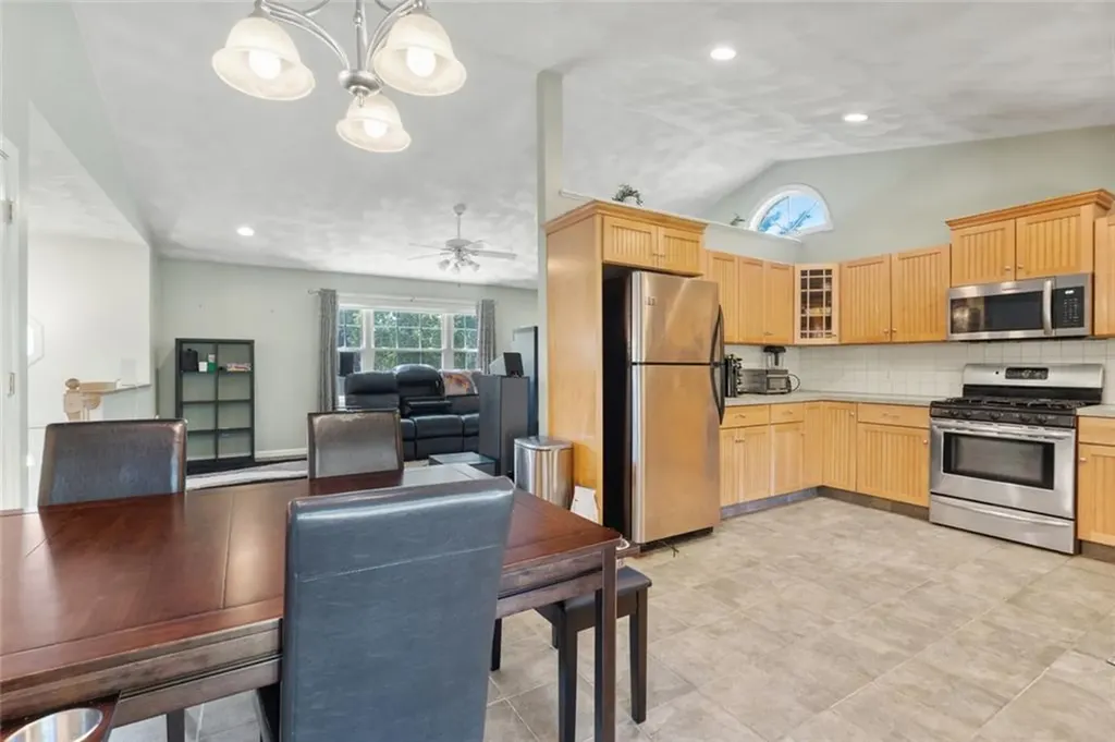 15 Meadow Road Scituate RI 02831