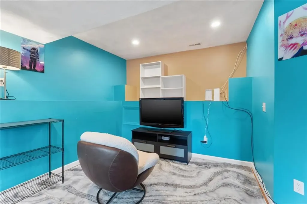 15 Meadow Road Scituate RI 02831