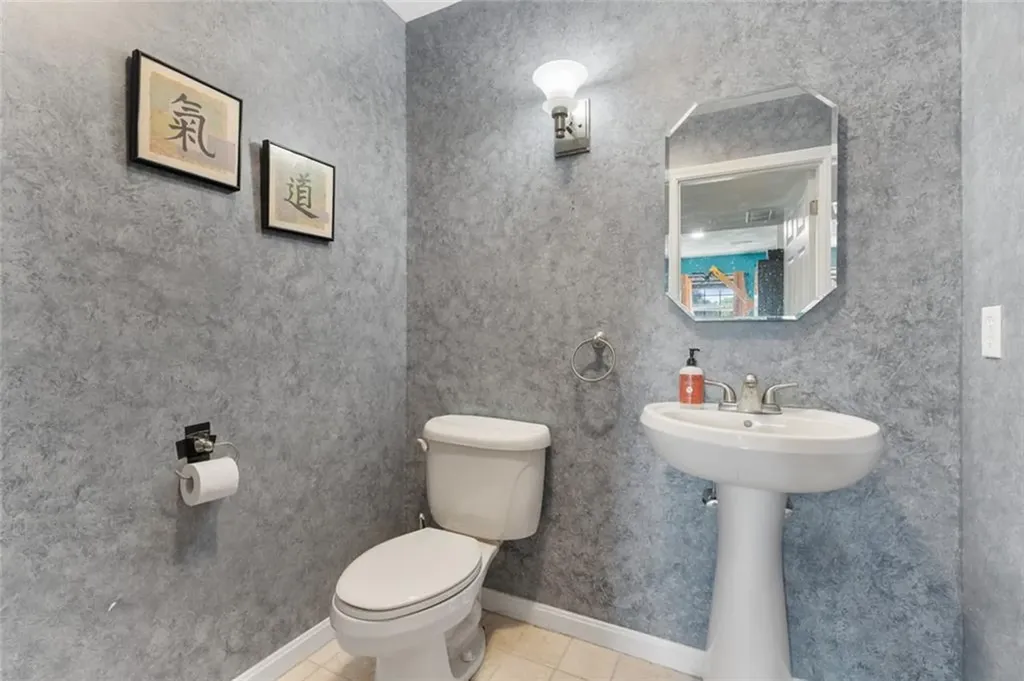 15 Meadow Road Scituate RI 02831