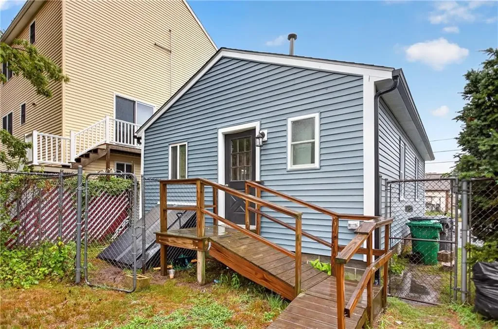68 Uncas Street Warwick RI 02889
