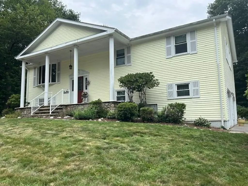 31 Karen Ann Drive Smithfield RI 02917
