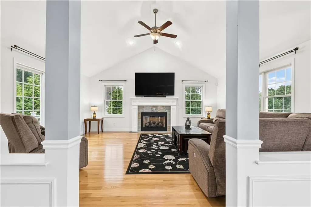 14 Longbrook Drive Cumberland RI 02864