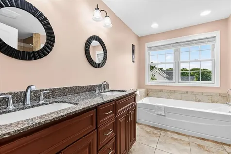 14 Longbrook Drive Cumberland RI 02864