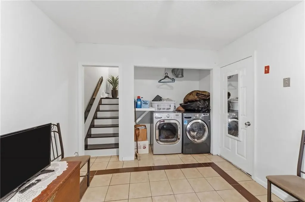 565 Quaker Lane West Warwick RI 02893