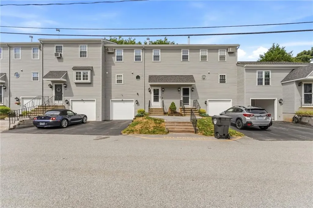 565 Quaker Lane West Warwick RI 02893