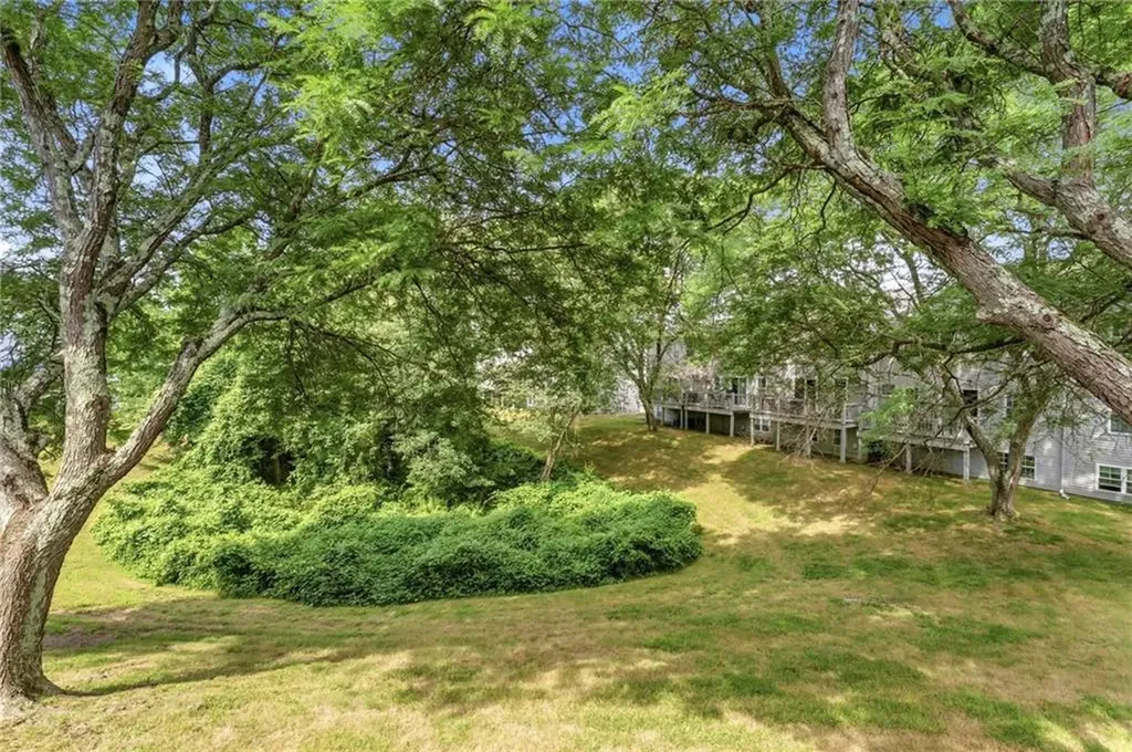565 Quaker Lane West Warwick RI 02893