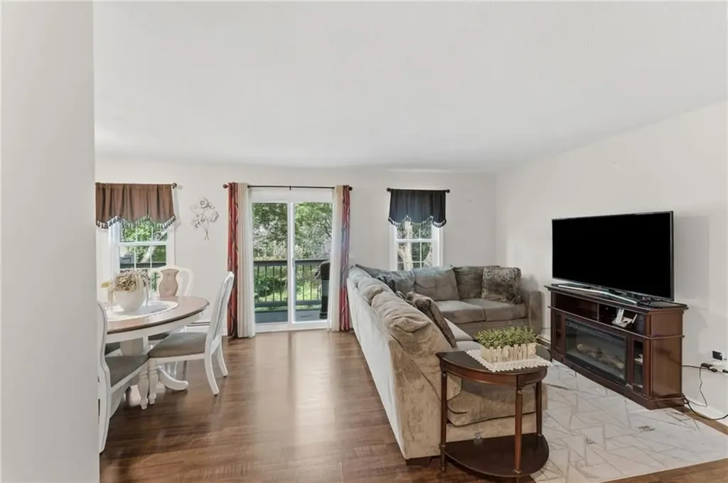 565 Quaker Lane West Warwick RI 02893