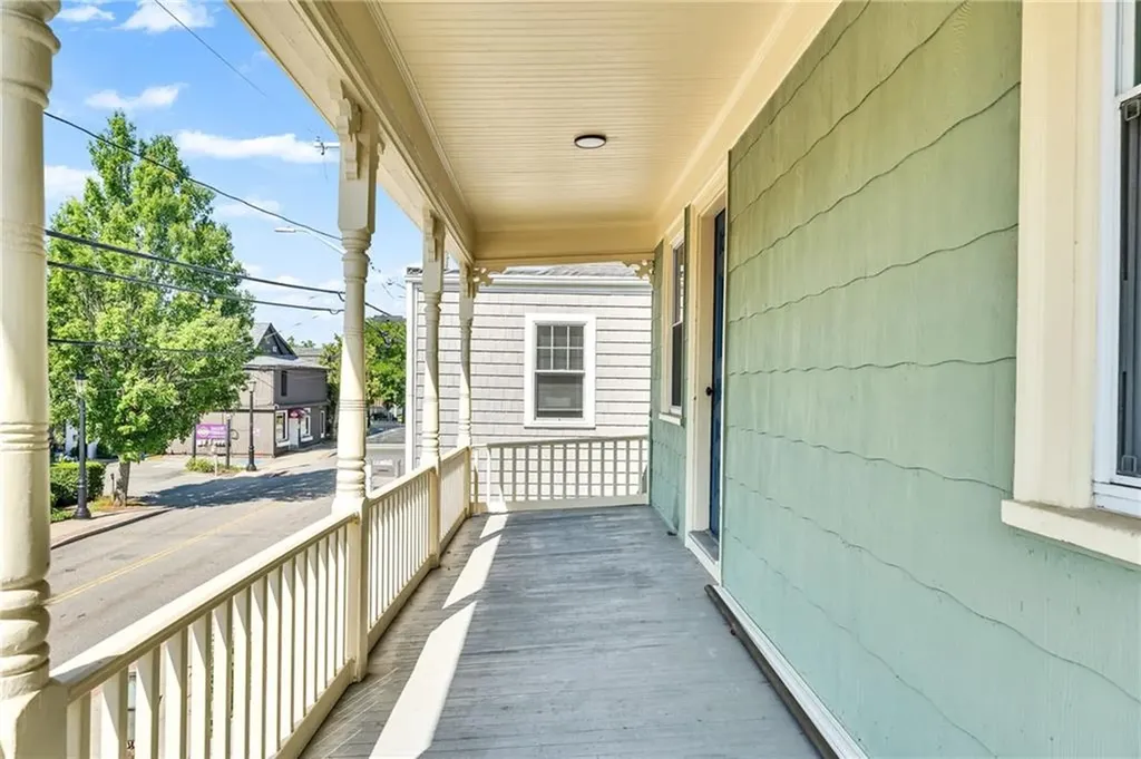 53 Maple Avenue Barrington RI 02806