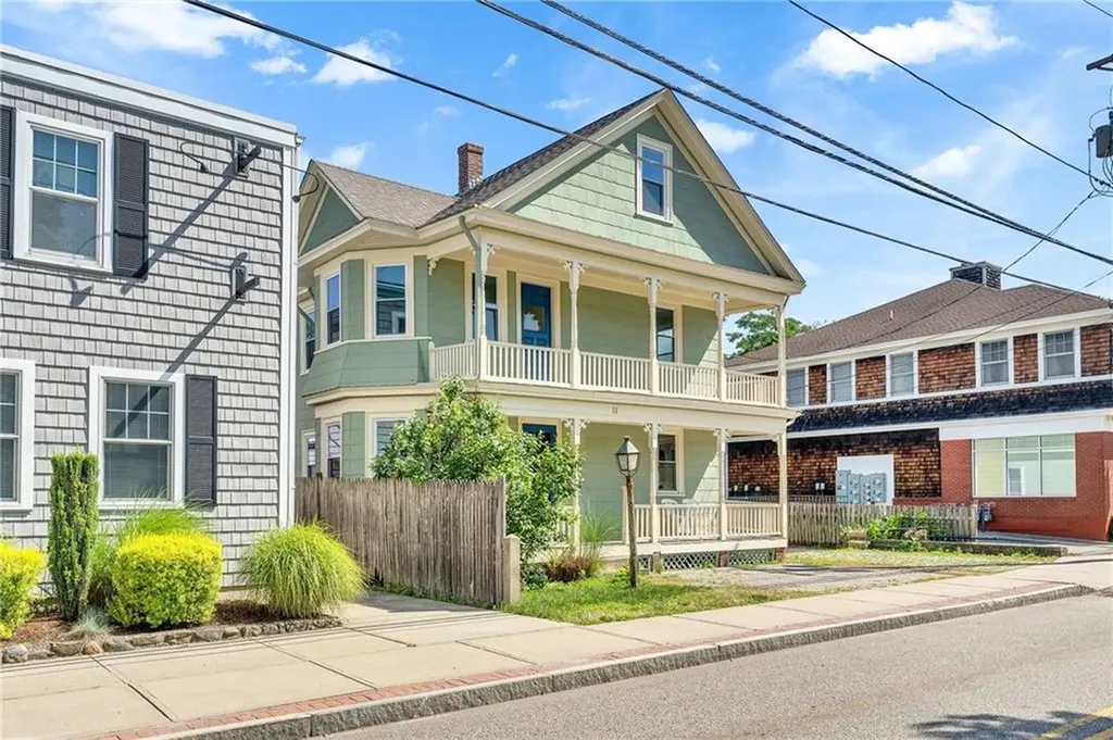 53 Maple Avenue Barrington RI 02806