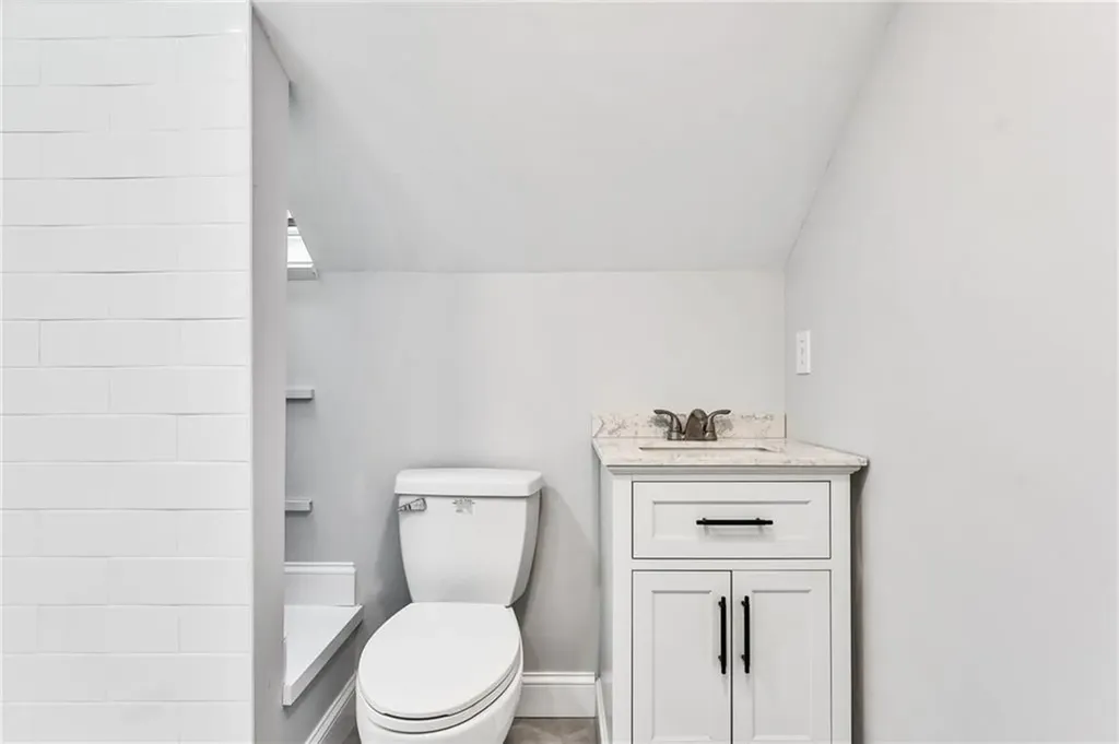 53 Maple Avenue Barrington RI 02806