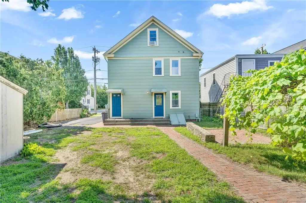 53 Maple Avenue Barrington RI 02806