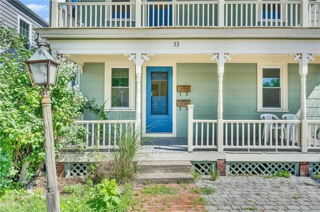 53 Maple Avenue Barrington RI 02806