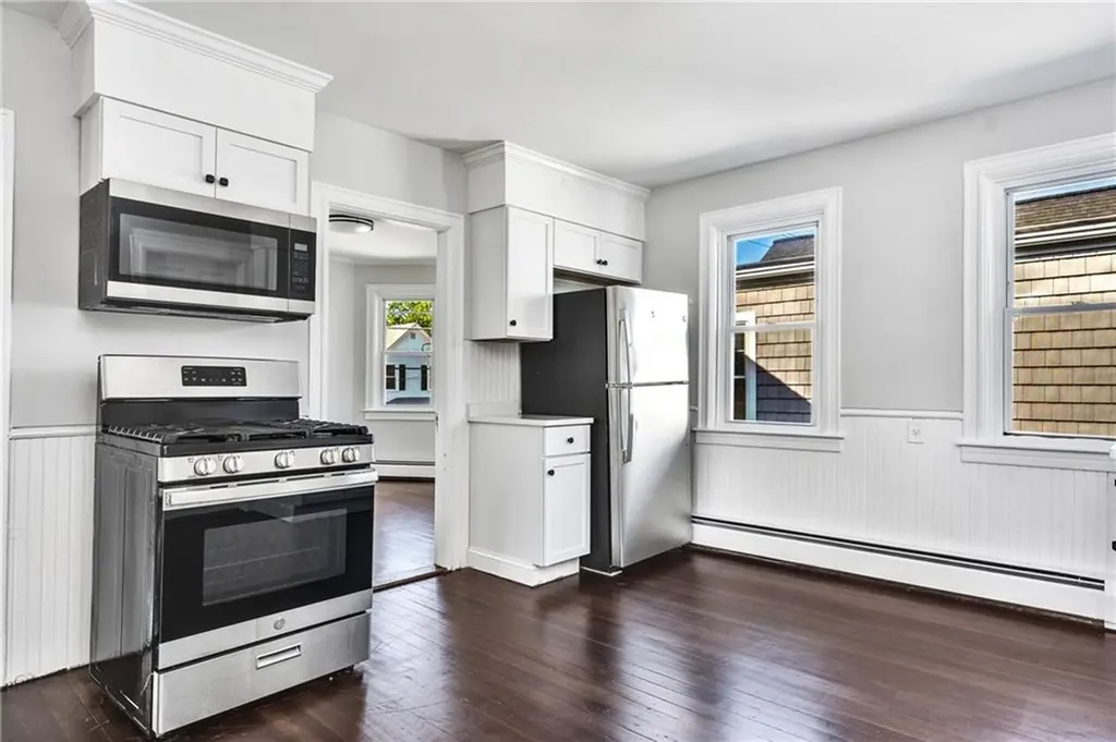 53 Maple Avenue Barrington RI 02806