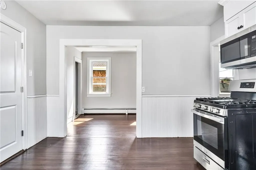 53 Maple Avenue Barrington RI 02806