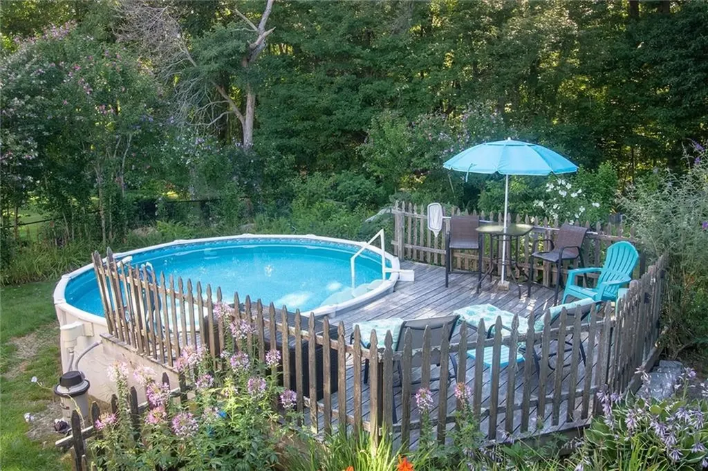 122 Elton Circle Cranston RI 02921