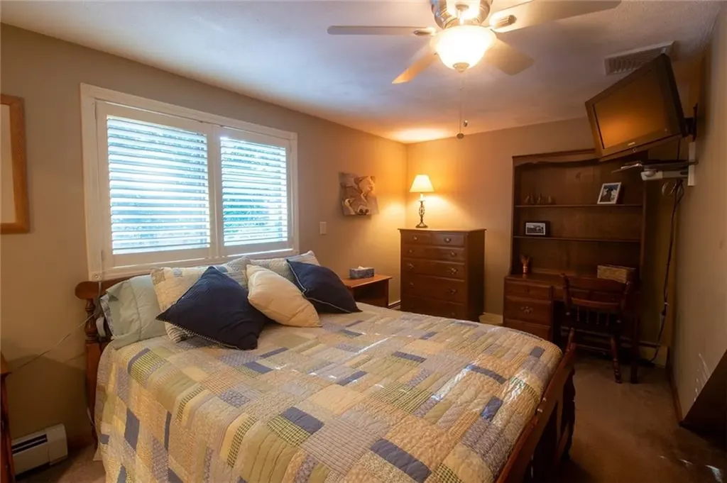 122 Elton Circle Cranston RI 02921