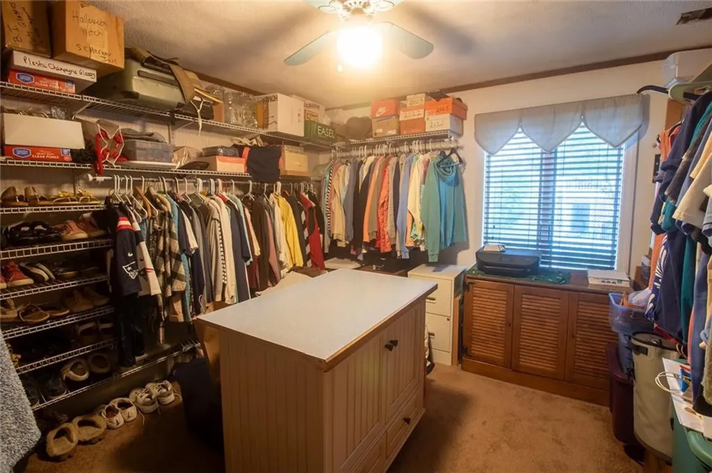 122 Elton Circle Cranston RI 02921