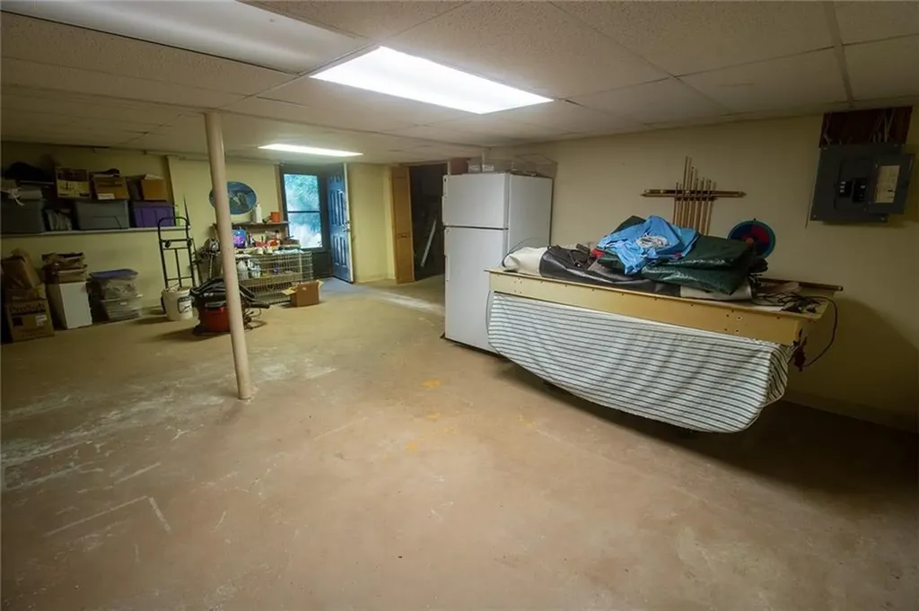 122 Elton Circle Cranston RI 02921