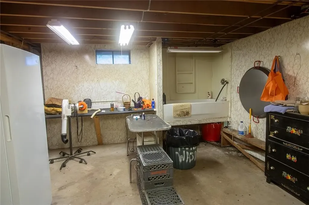 122 Elton Circle Cranston RI 02921