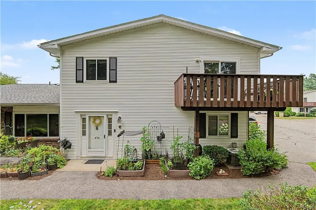 494 Round Hill Court Warwick RI 02886