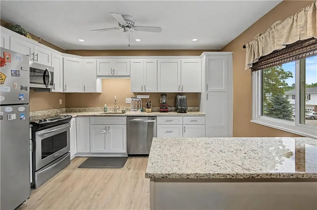 494 Round Hill Court Warwick RI 02886